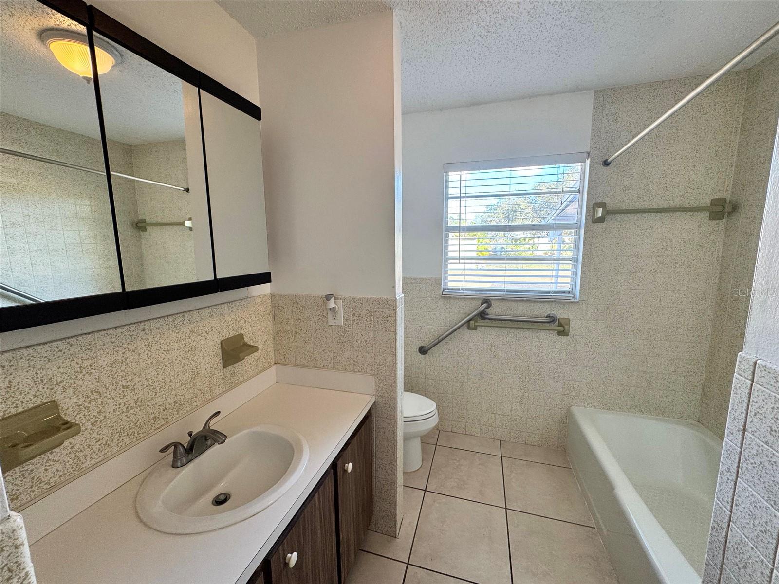 12438 Poem Ave Property Photo 9