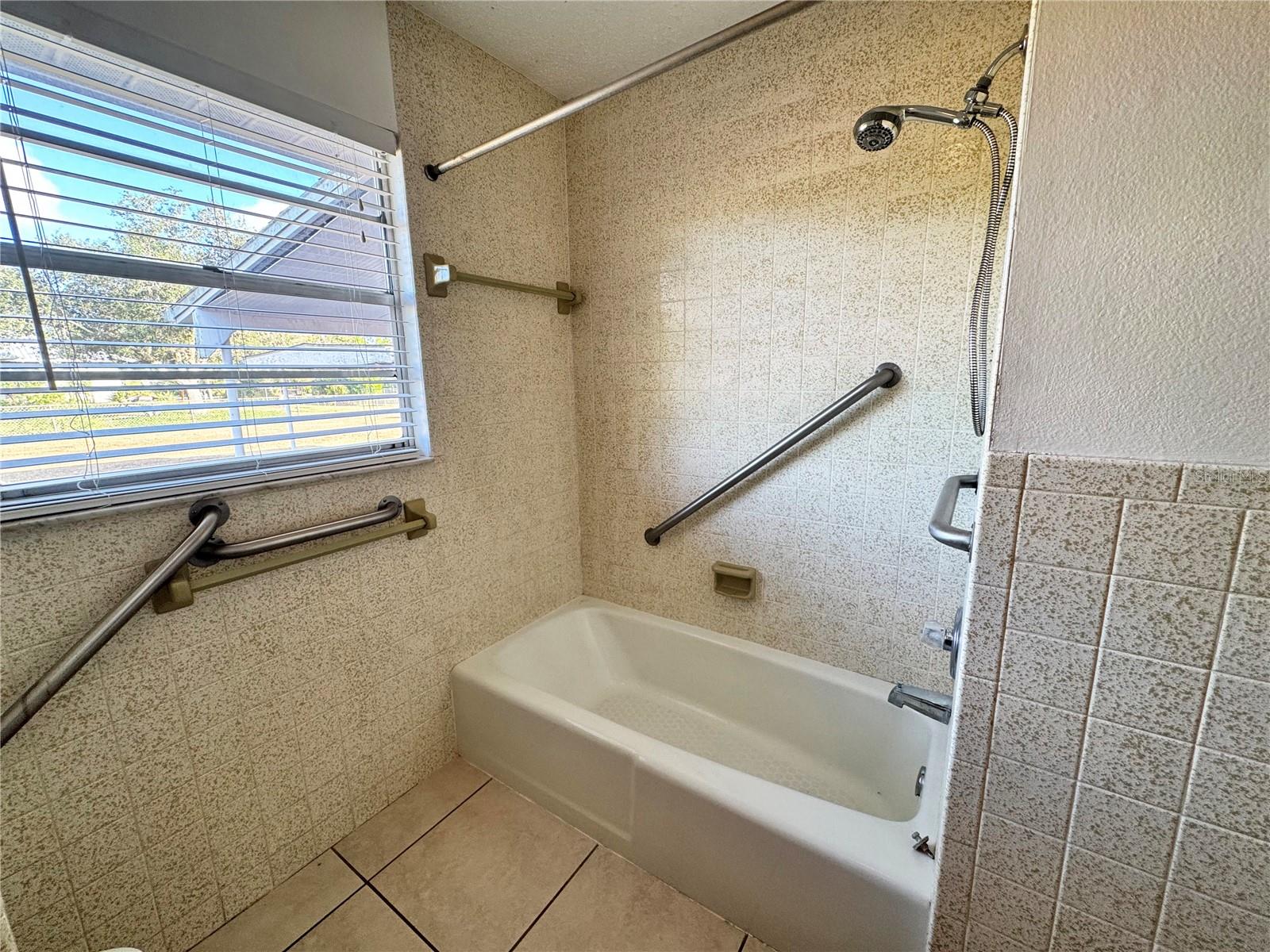 12438 Poem Ave Property Photo 10