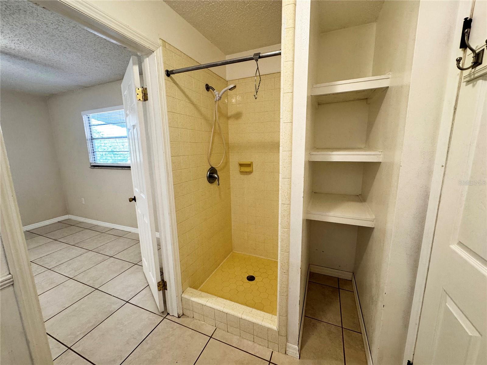 12438 Poem Ave Property Photo 14