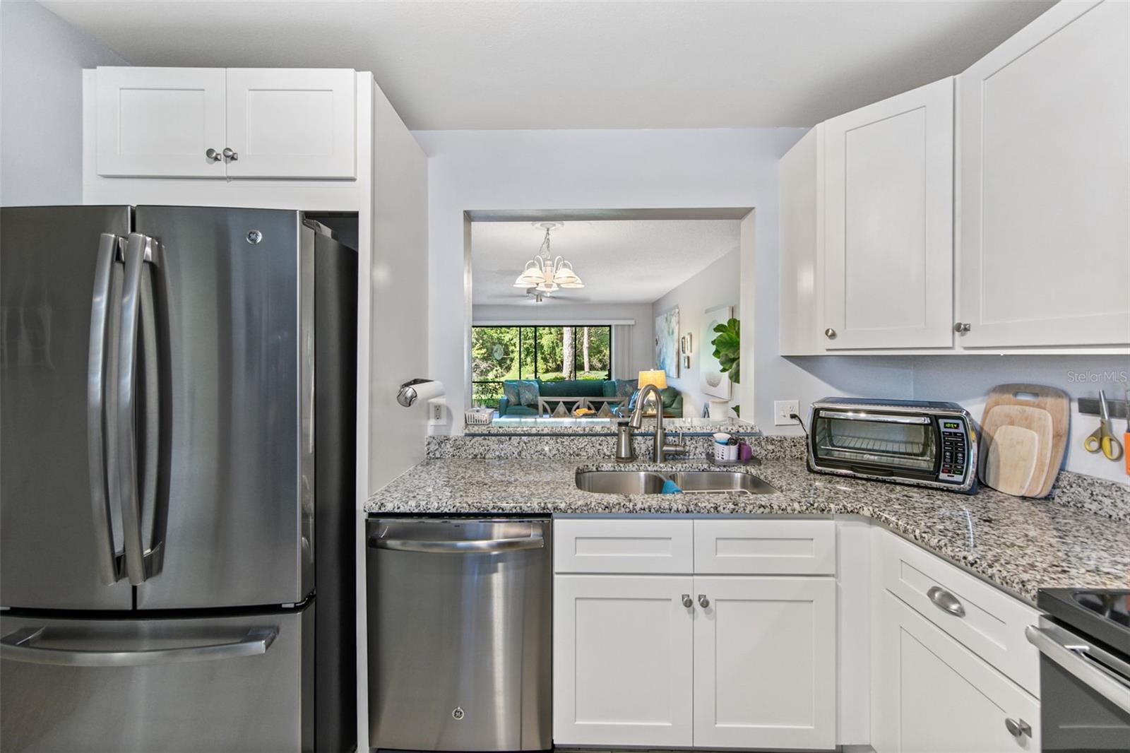 611 Woodlawn Dr #611 Property Photo 8