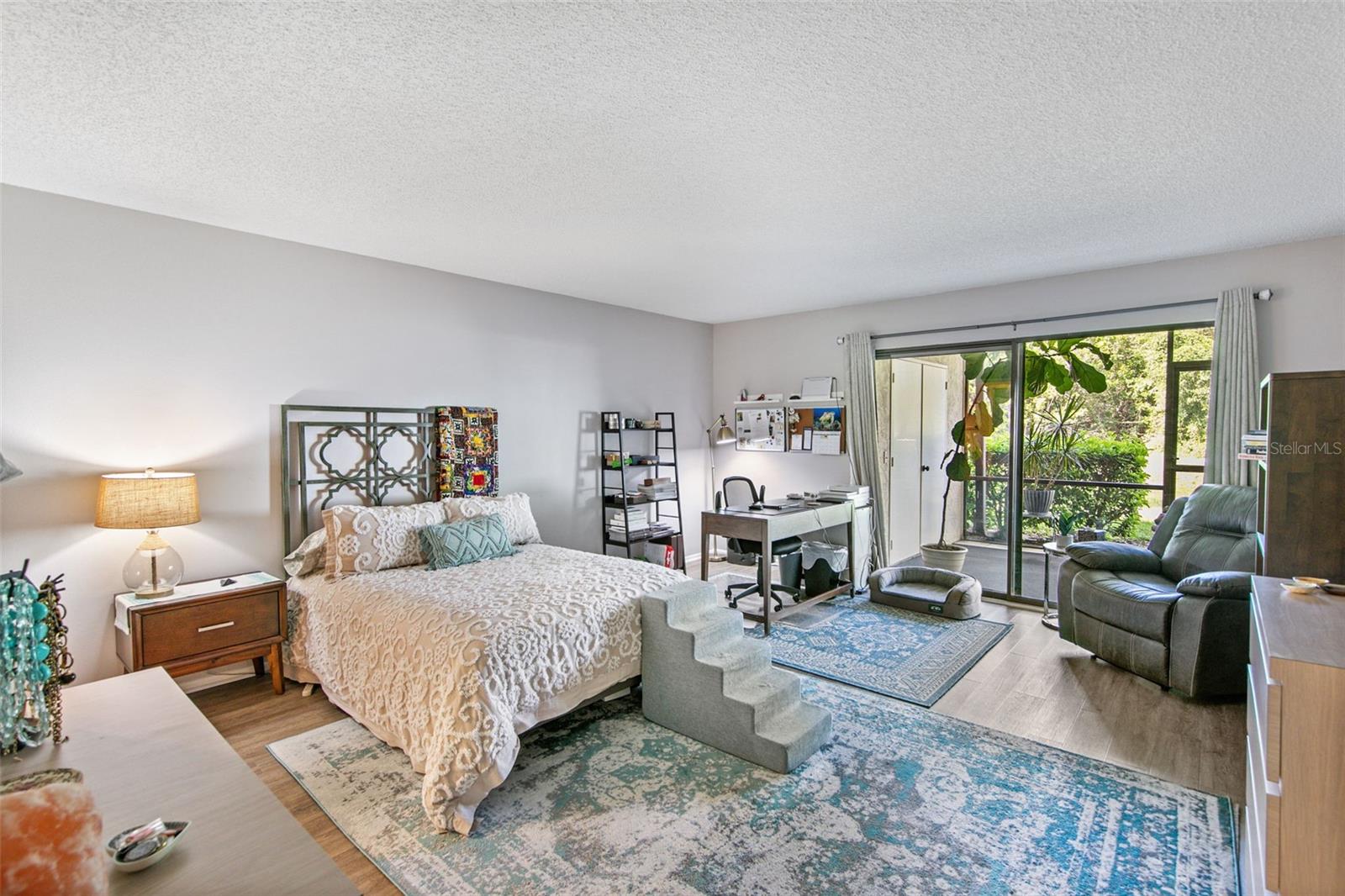 611 Woodlawn Dr #611 Property Photo 17