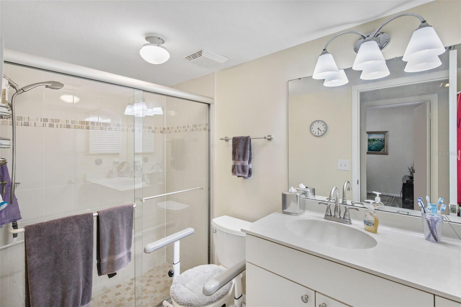 611 Woodlawn Dr #611 Property Photo 23