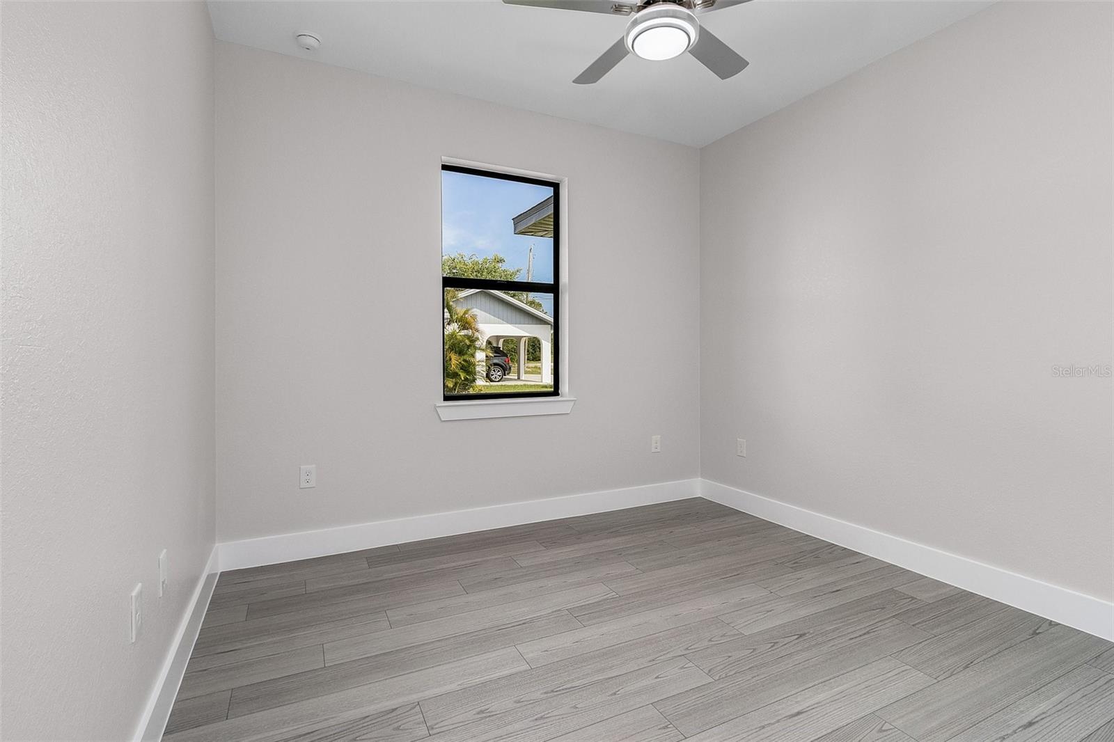 26221 Sandhill Blvd Property Photo 13
