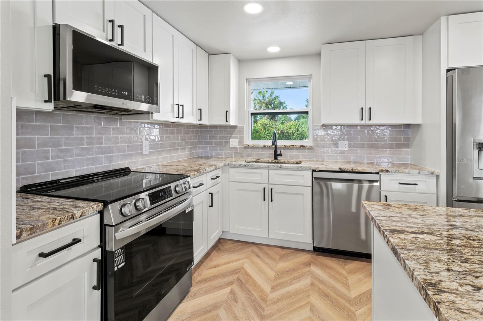 510 69th St Property Photo 18