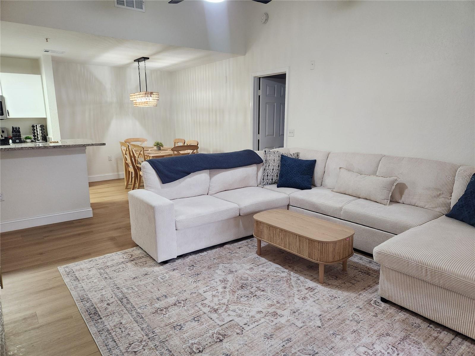 8926 Manor Loop Cir #201 B Property Photo 5