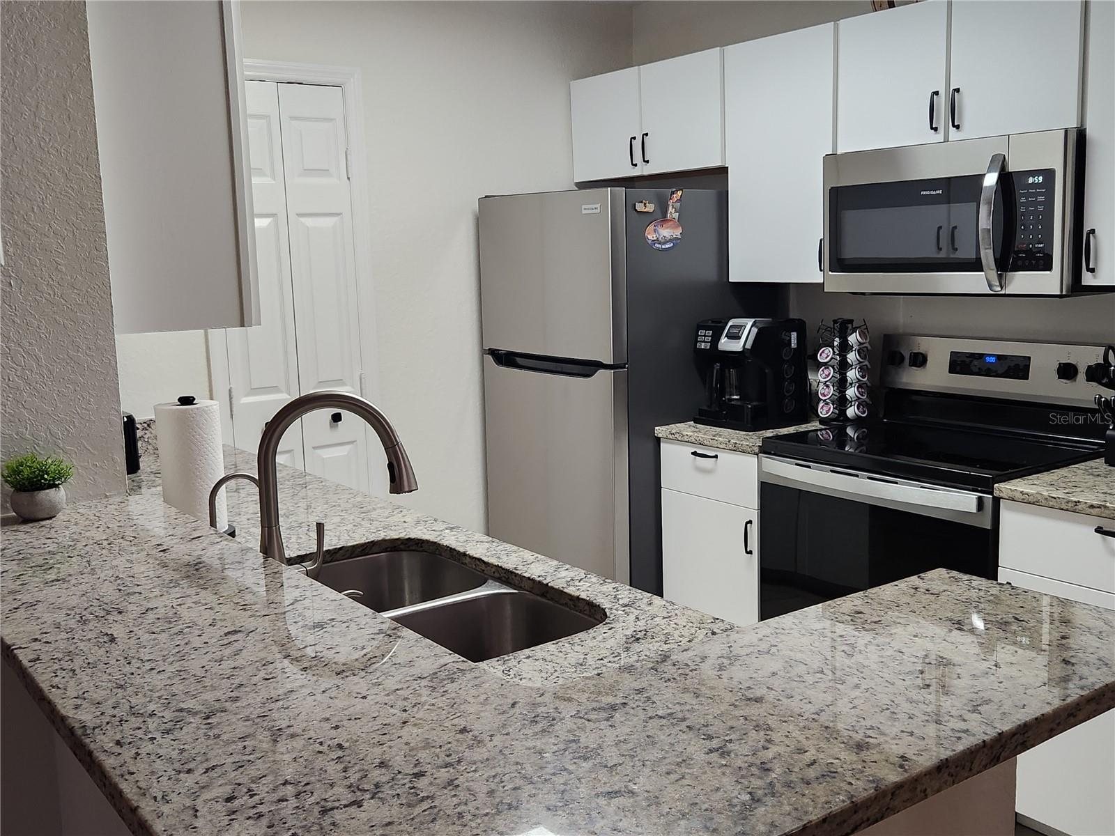 8926 Manor Loop Cir #201 B Property Photo 7