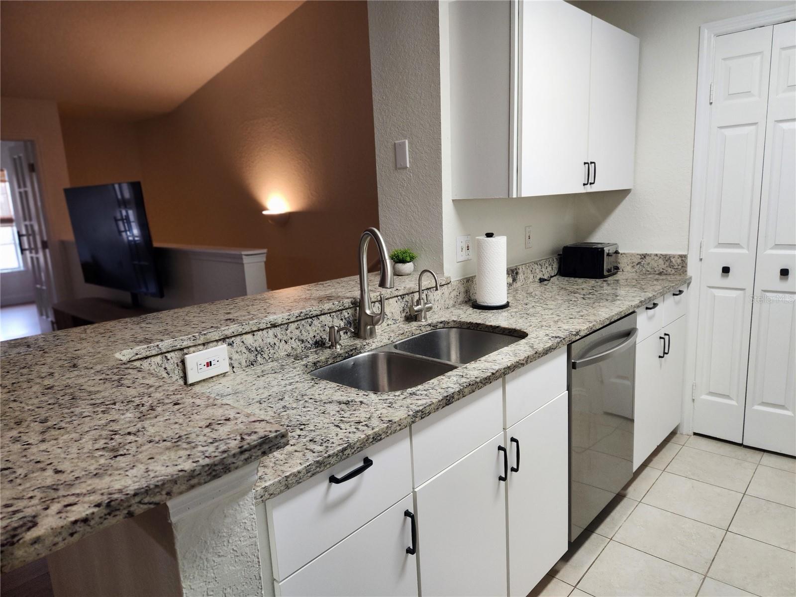 8926 Manor Loop Cir #201 B Property Photo 9