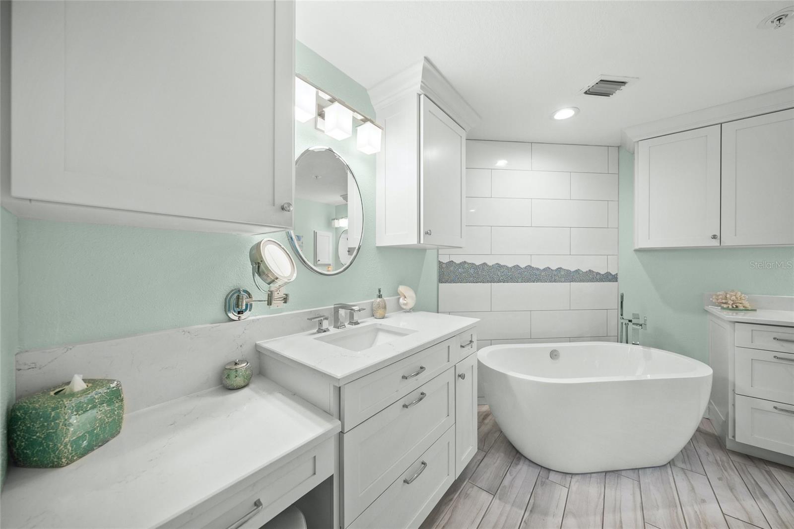 1260 Dolphin Bay Way #403 Property Photo 30