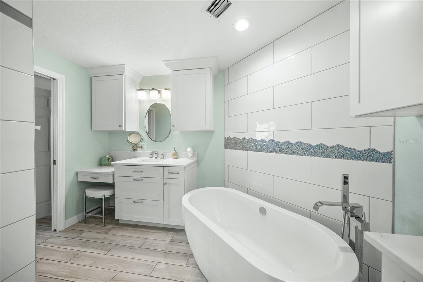 1260 Dolphin Bay Way #403 Property Photo 31
