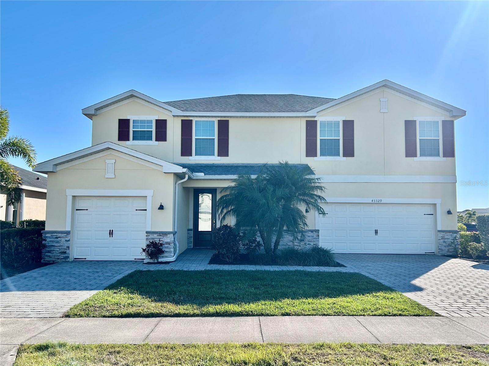 43329 TREADWAY DR Property Photo 1