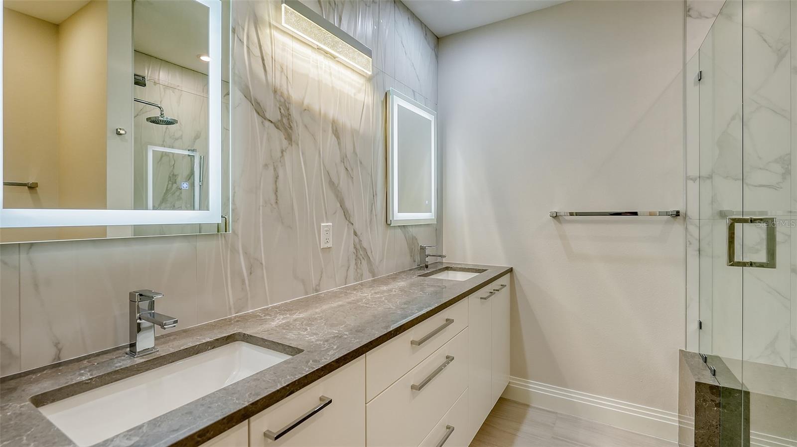 535 Sanctuary Dr #c807 Property Photo 25