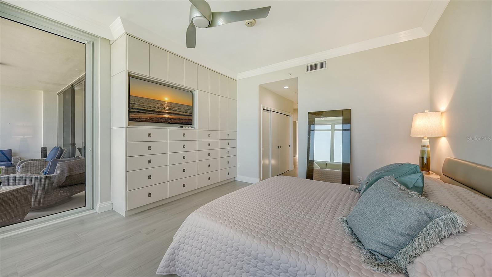 535 Sanctuary Dr #c807 Property Photo 28