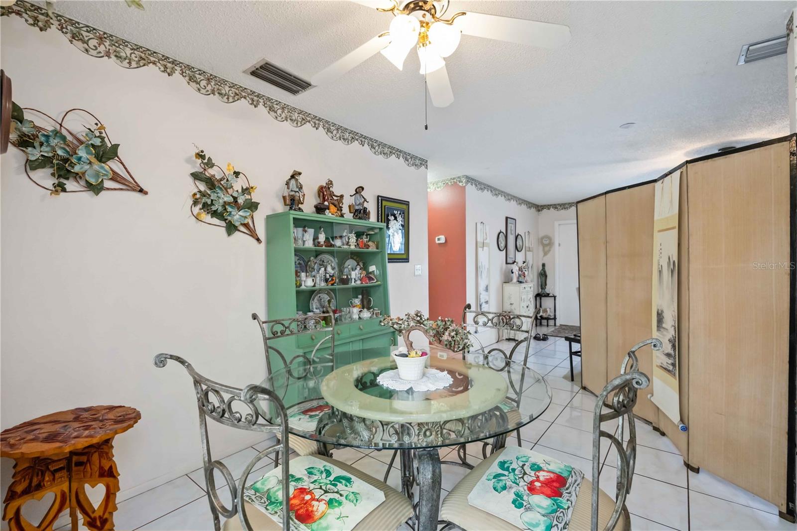 3801 Chinaberry Property Photo 6