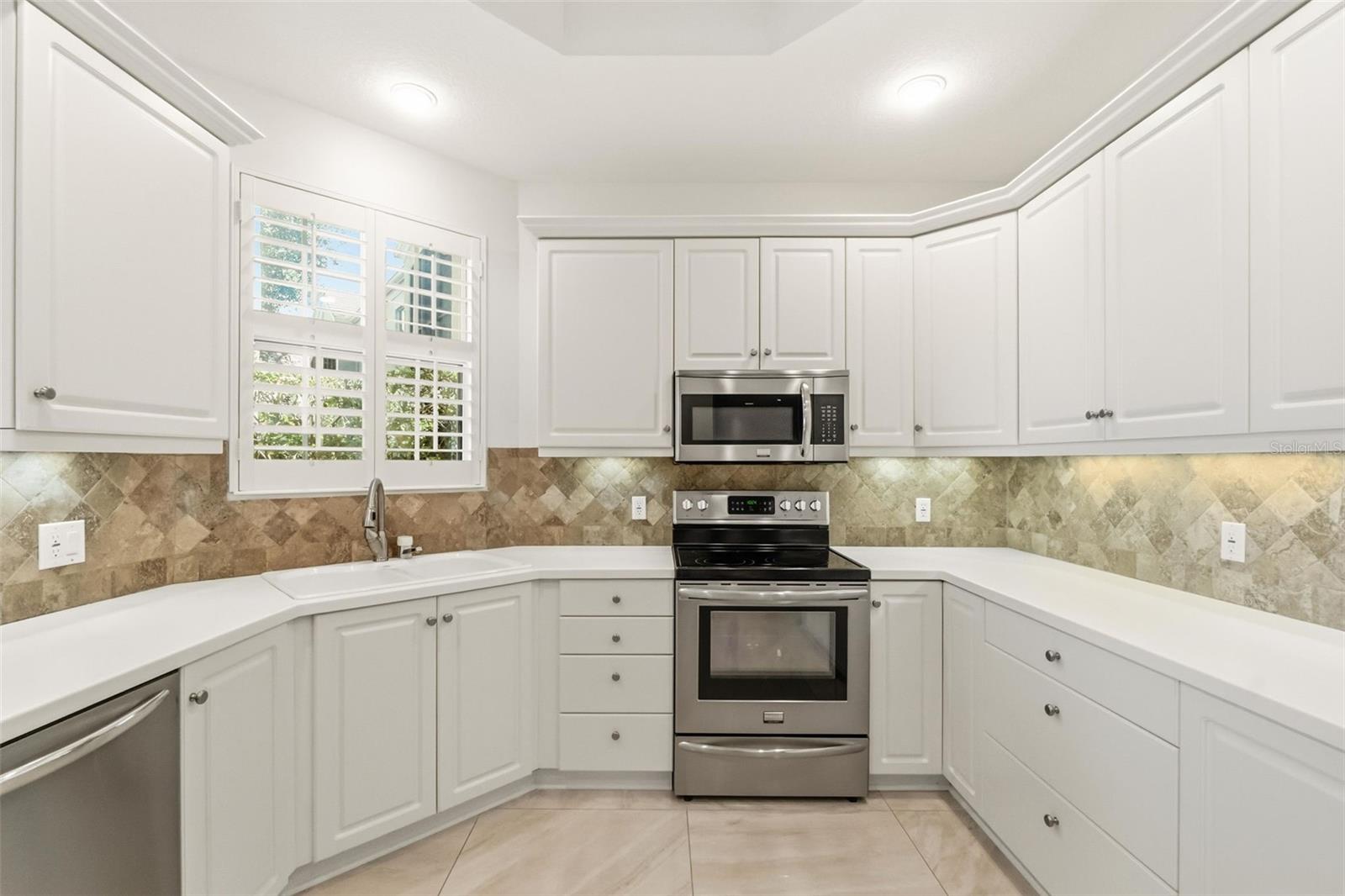 5264 Bouchard Cir #102 Property Photo 16