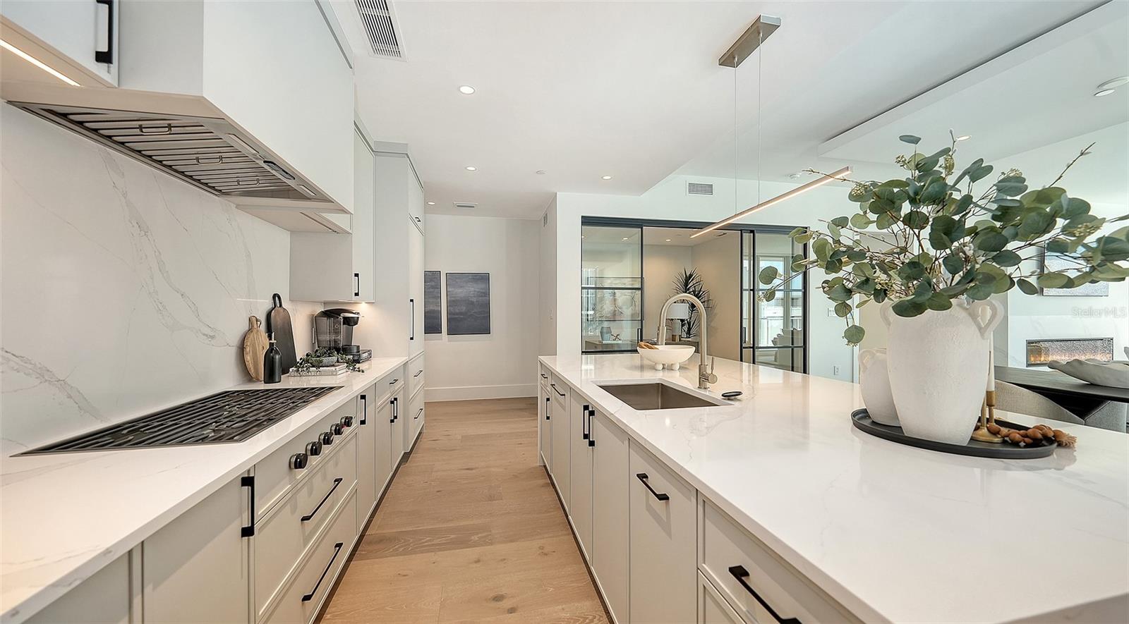 253 Golden Gate Point #703 Property Photo 16
