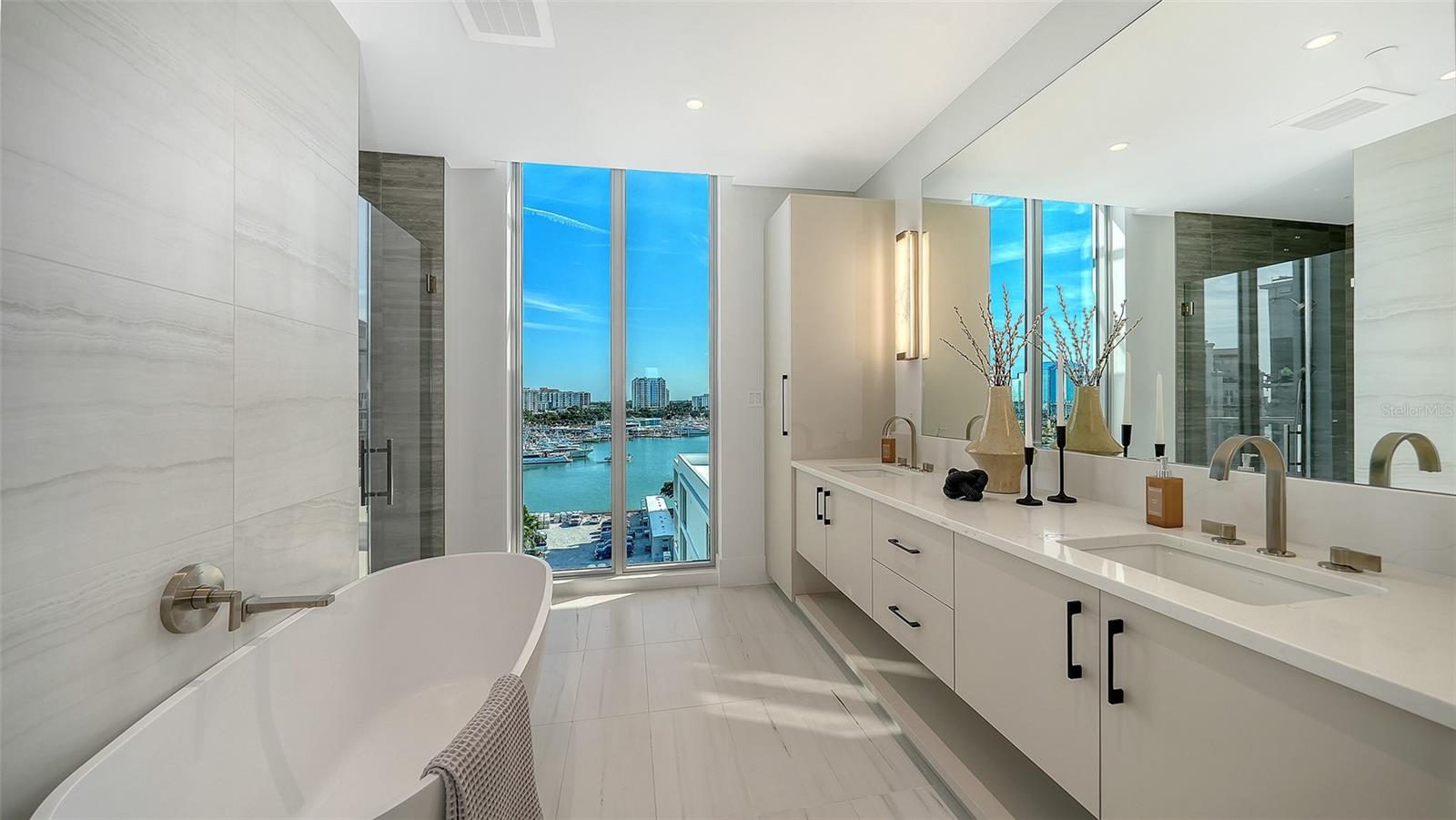 253 Golden Gate Point #703 Property Photo 25