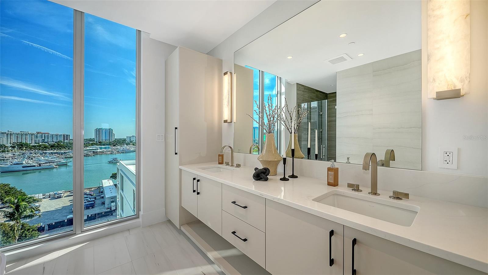 253 Golden Gate Point #703 Property Photo 26
