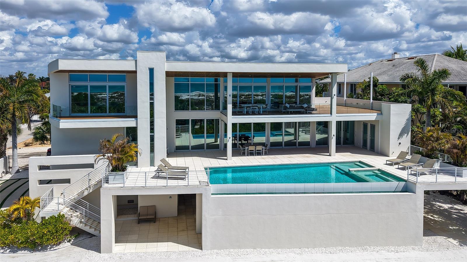 160 WHITTIER DR