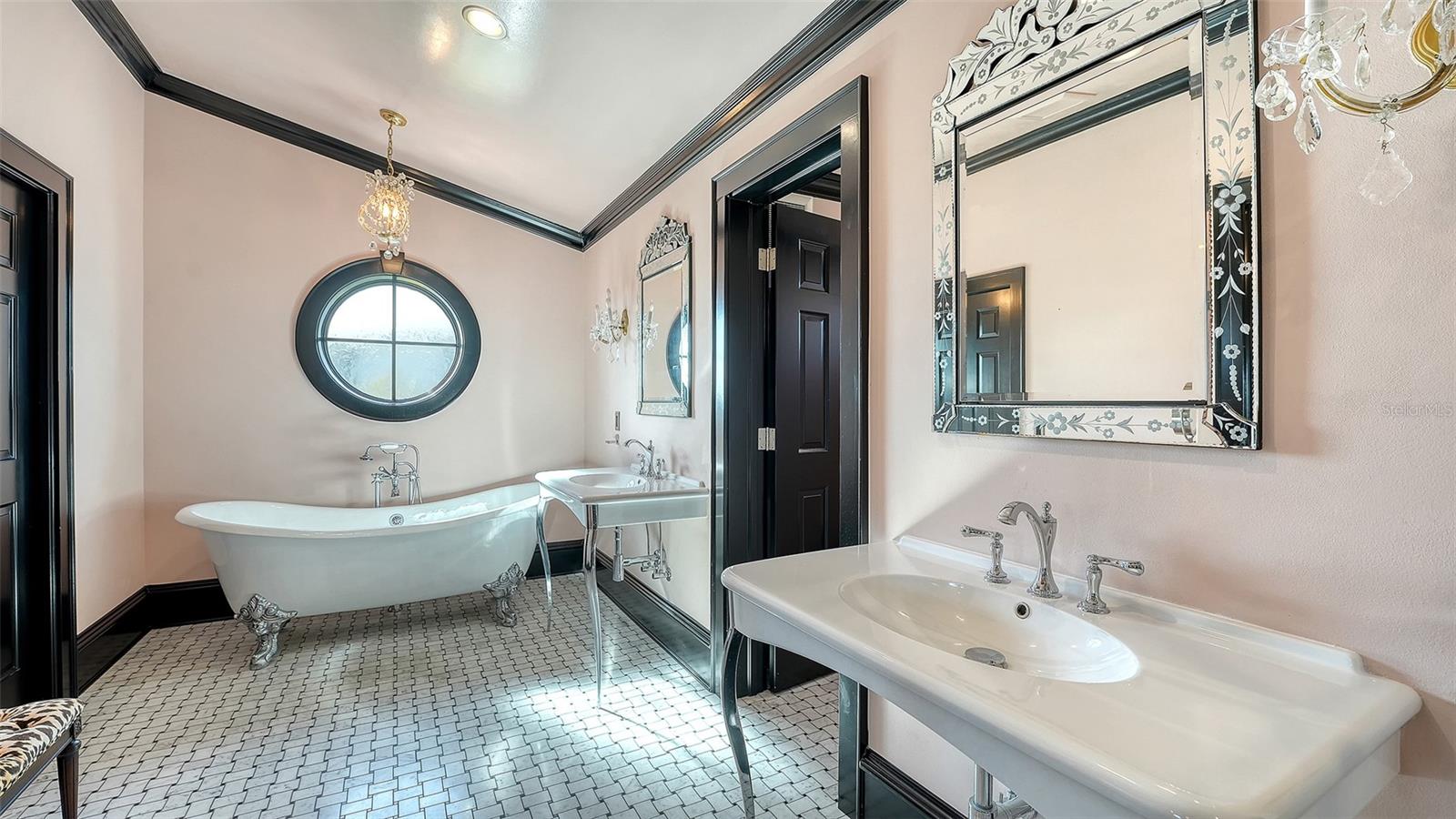 513 Villa Rosa Way Property Photo 17