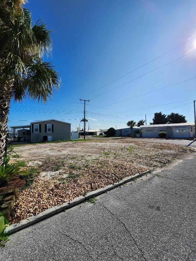 2203 Illinois Ave Property Photo 3