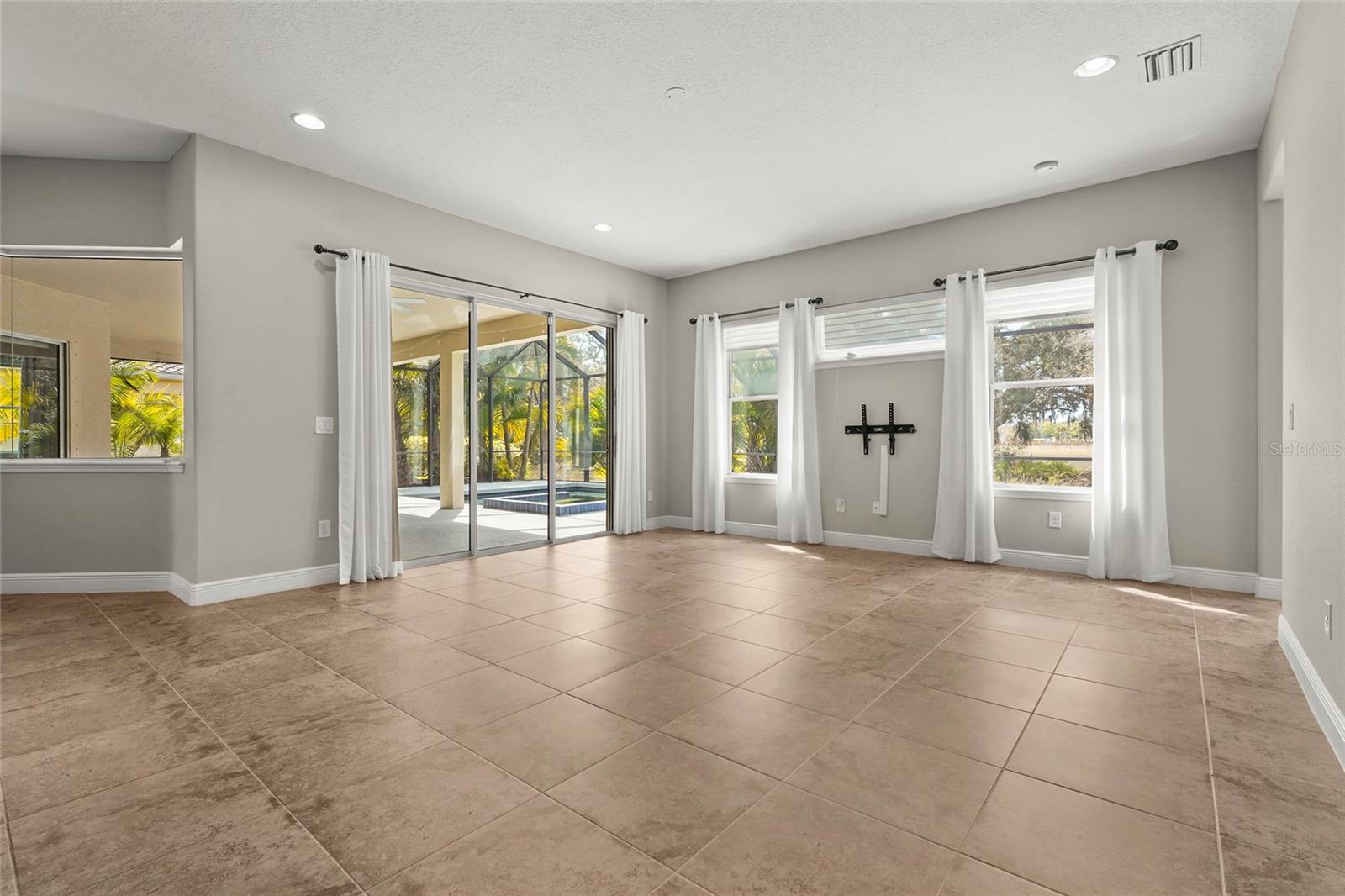 5750 Rock Dove Dr Property Photo 23