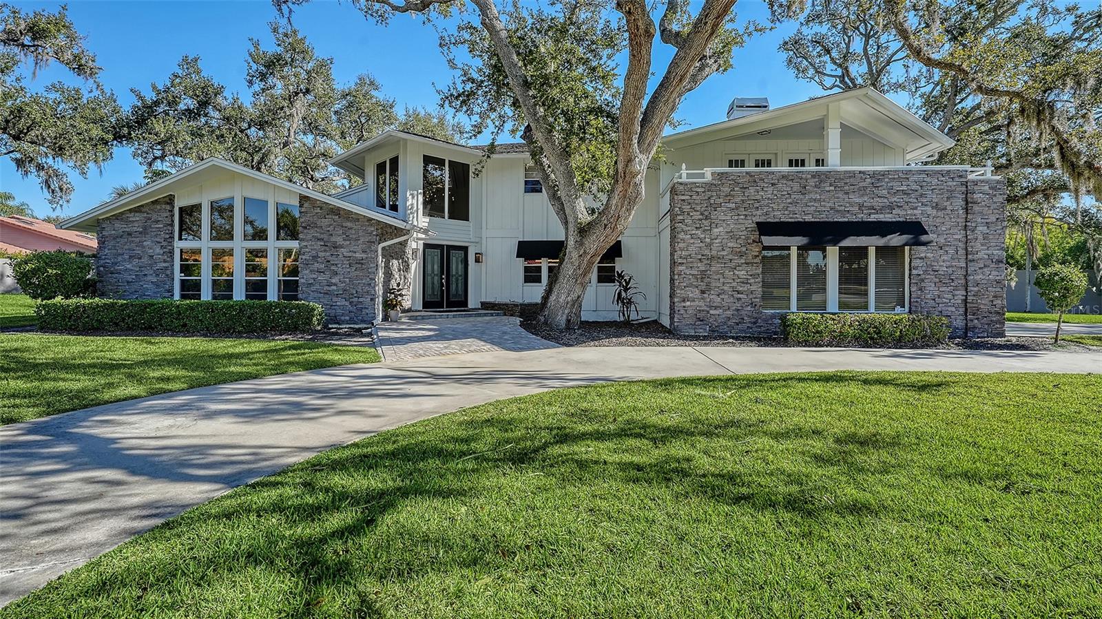3783 Beneva Oaks Blvd Property Photo 3