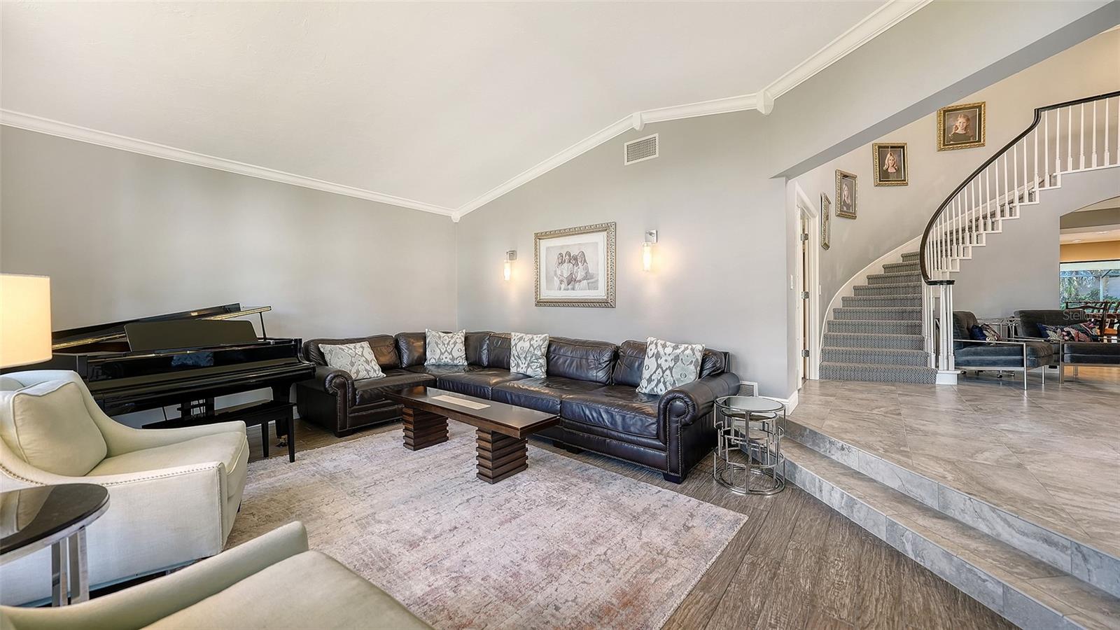 3783 Beneva Oaks Blvd Property Photo 5