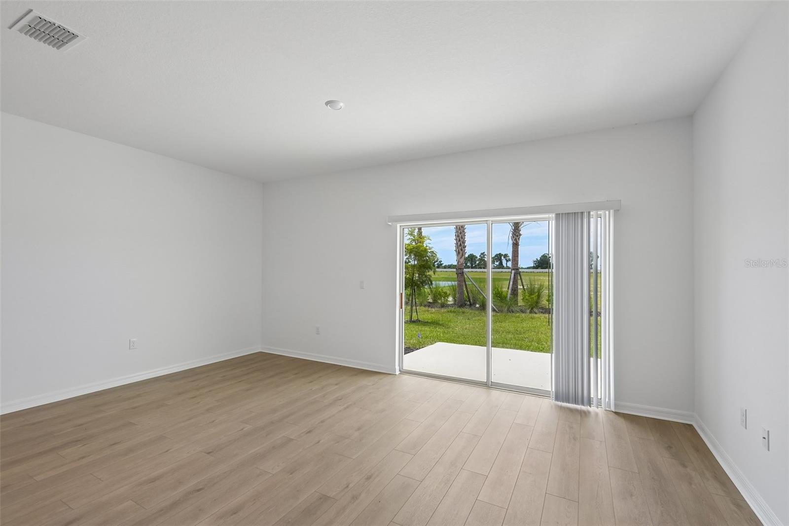 10754 Eclipse St Property Photo 6