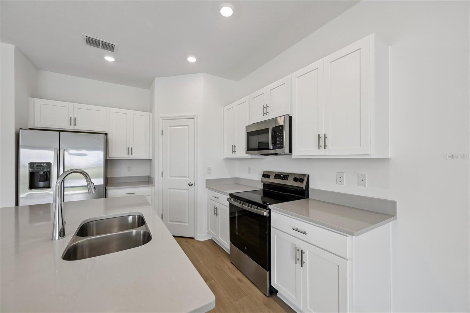 10754 Eclipse St Property Photo 7