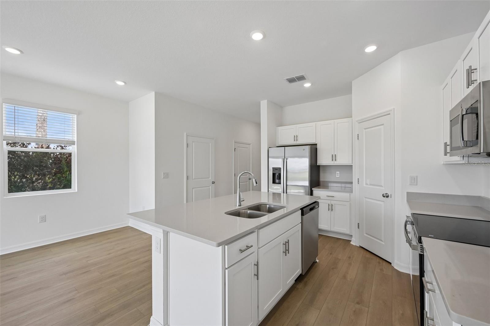 10754 Eclipse St Property Photo 8