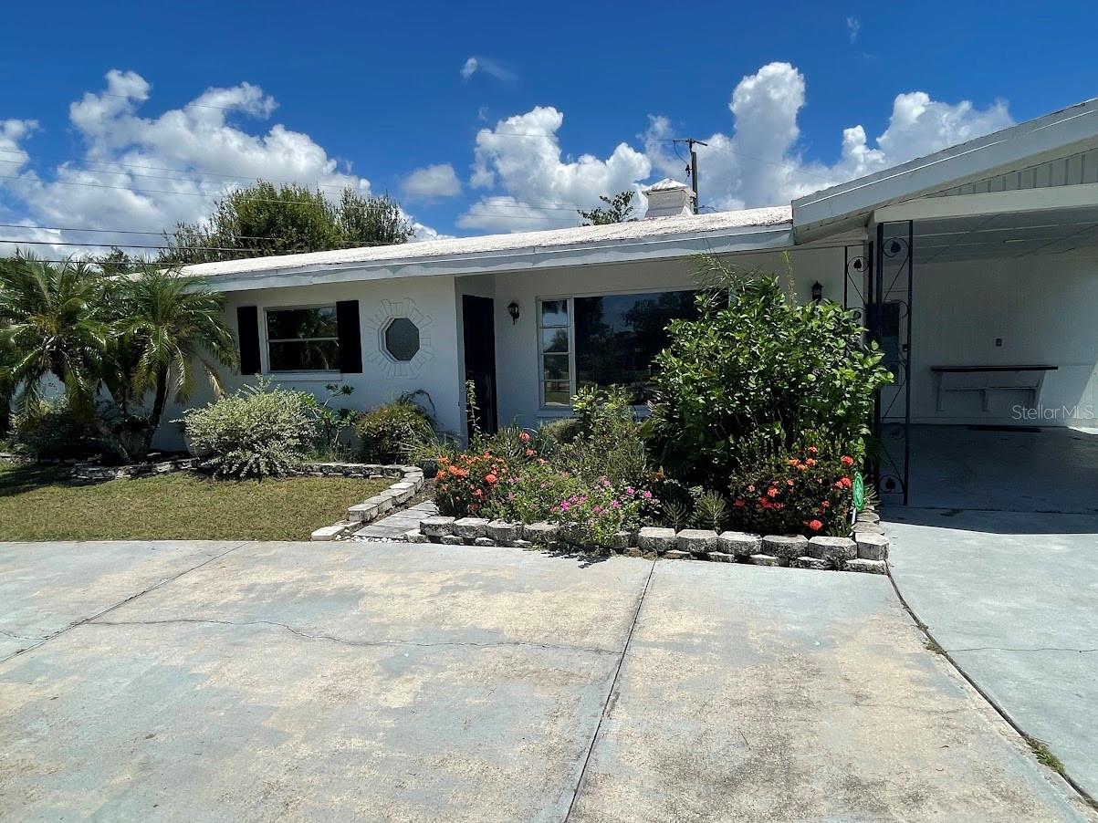 609 Shamrock Blvd Property Photo 1