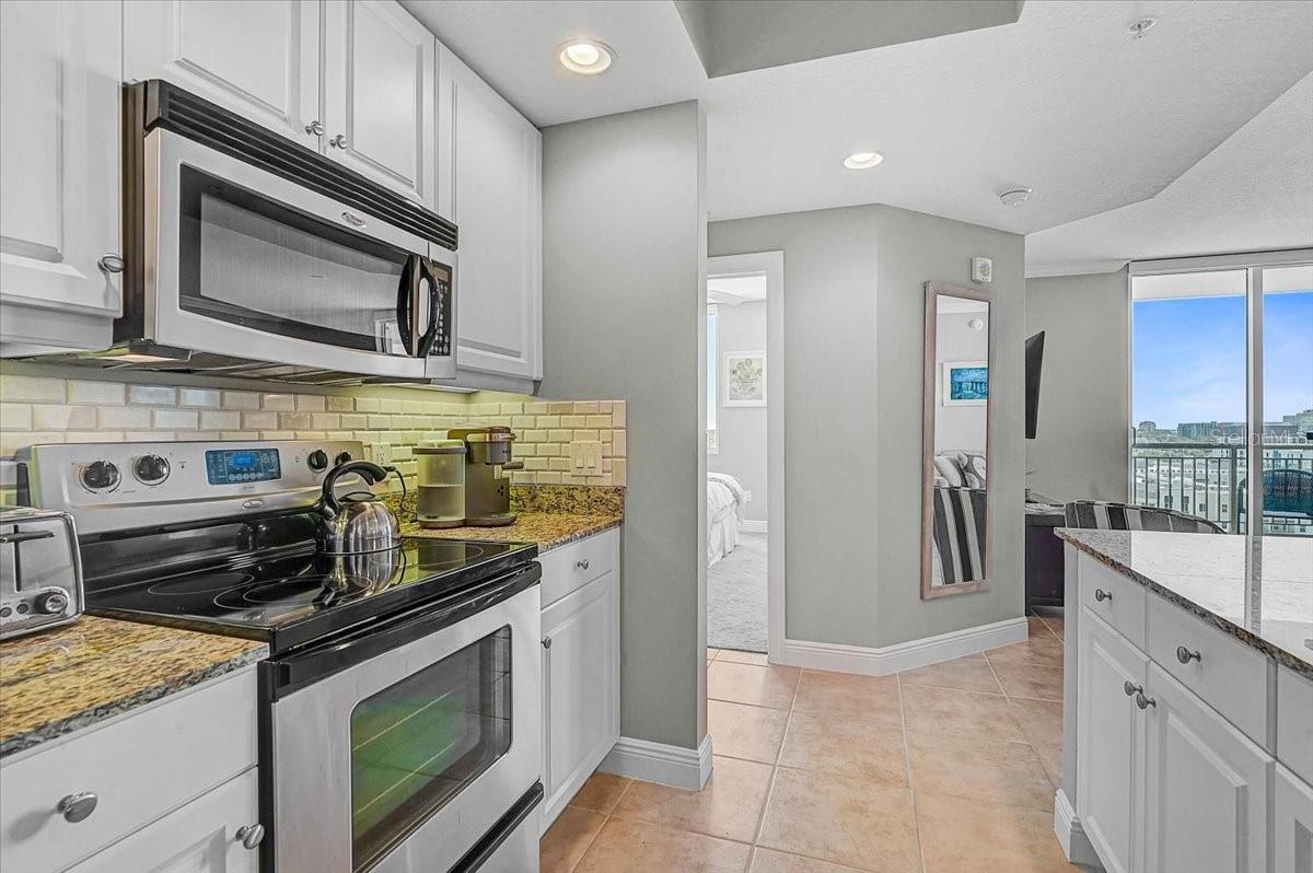 800 N Tamiami Trl #910 Property Photo 11
