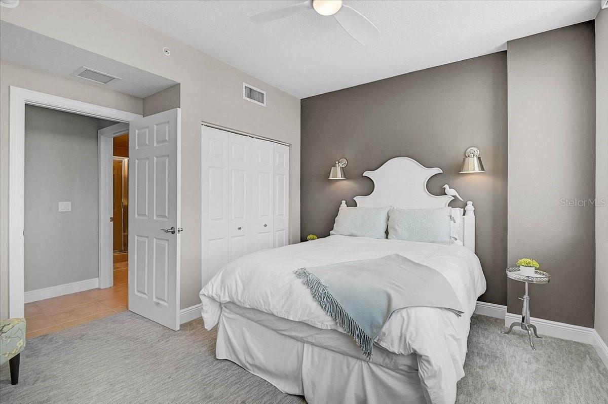 800 N Tamiami Trl #910 Property Photo 16