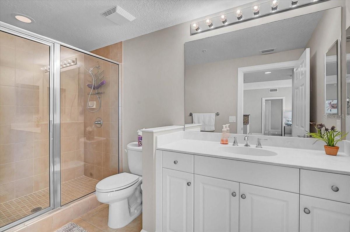 800 N Tamiami Trl #910 Property Photo 17