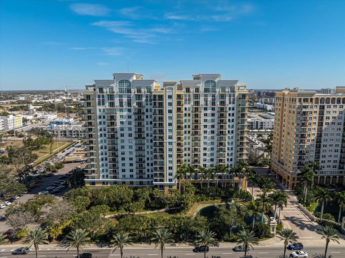 800 N Tamiami Trl #910 Property Photo 44