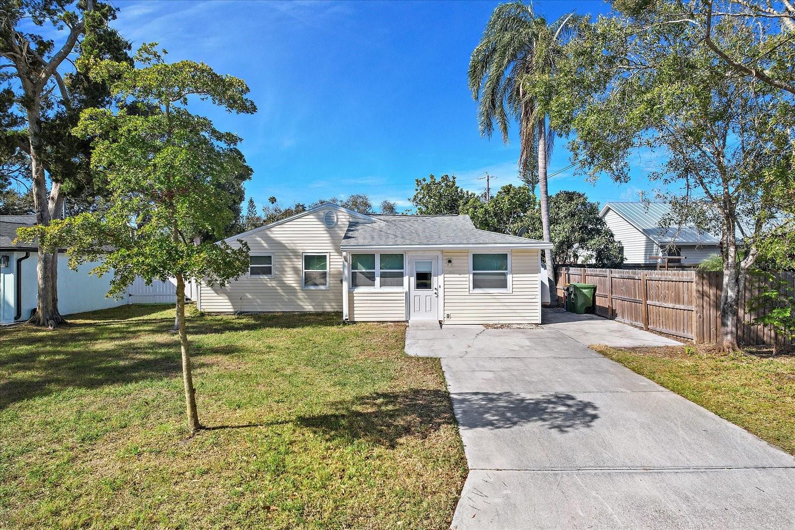 1220 S Brink Ave Property Photo 3