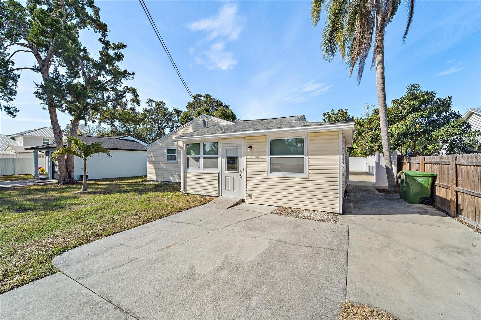 1220 S Brink Ave Property Photo 4