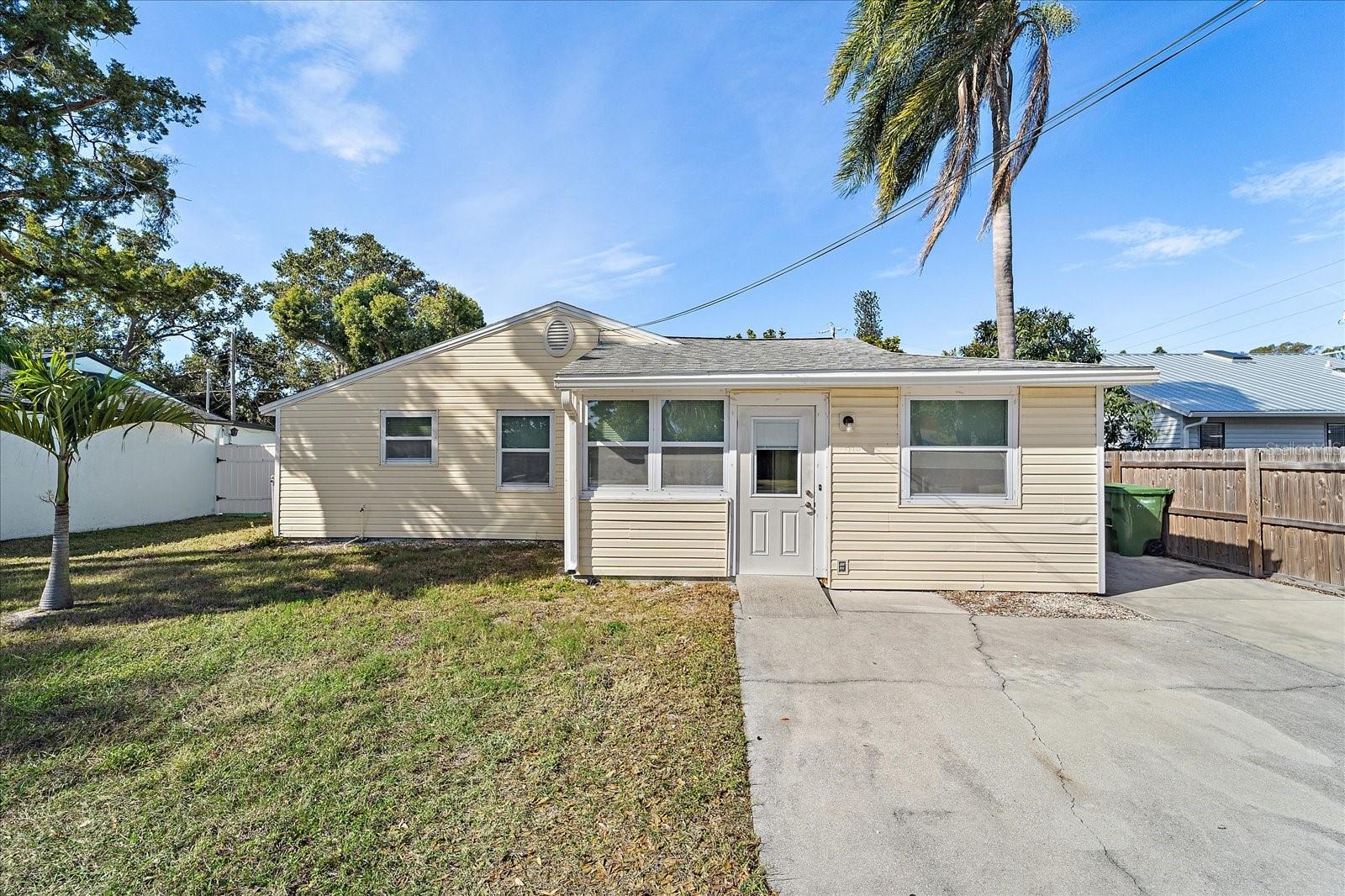 1220 S Brink Ave Property Photo 5
