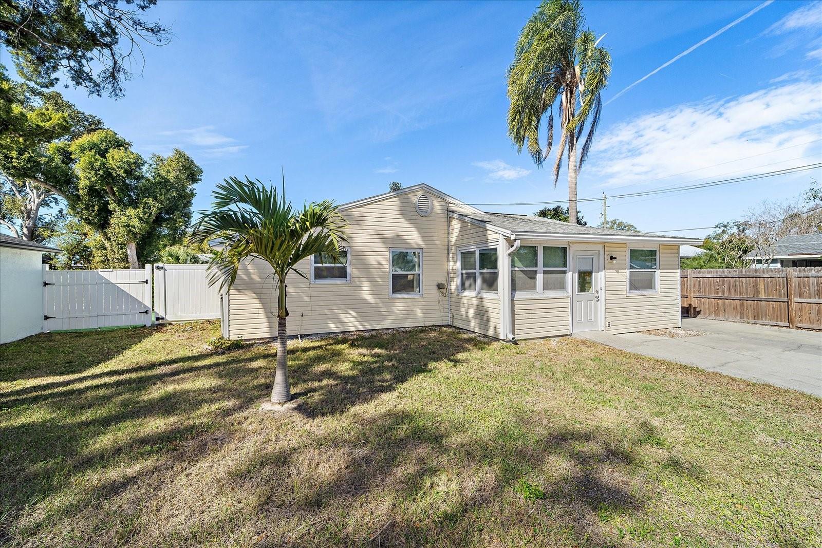 1220 S Brink Ave Property Photo 6