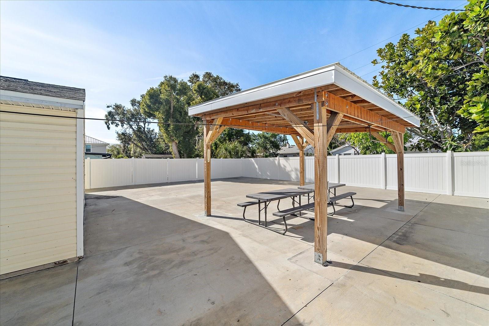 1220 S Brink Ave Property Photo 14