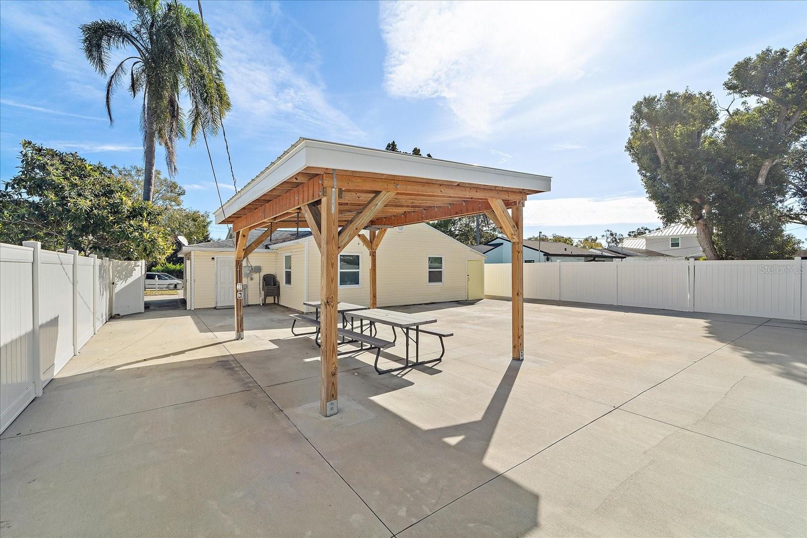 1220 S Brink Ave Property Photo 16