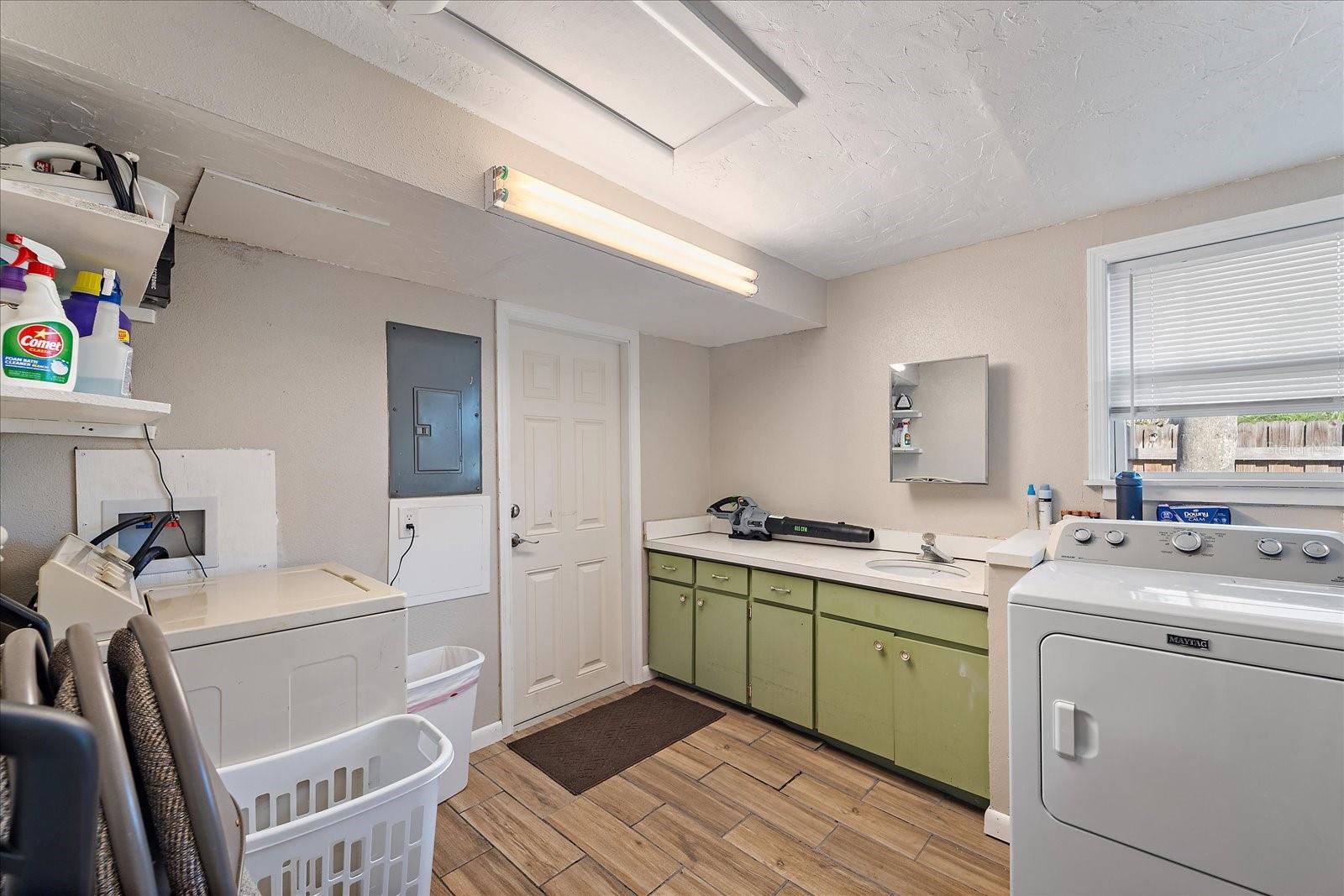 1220 S Brink Ave Property Photo 32