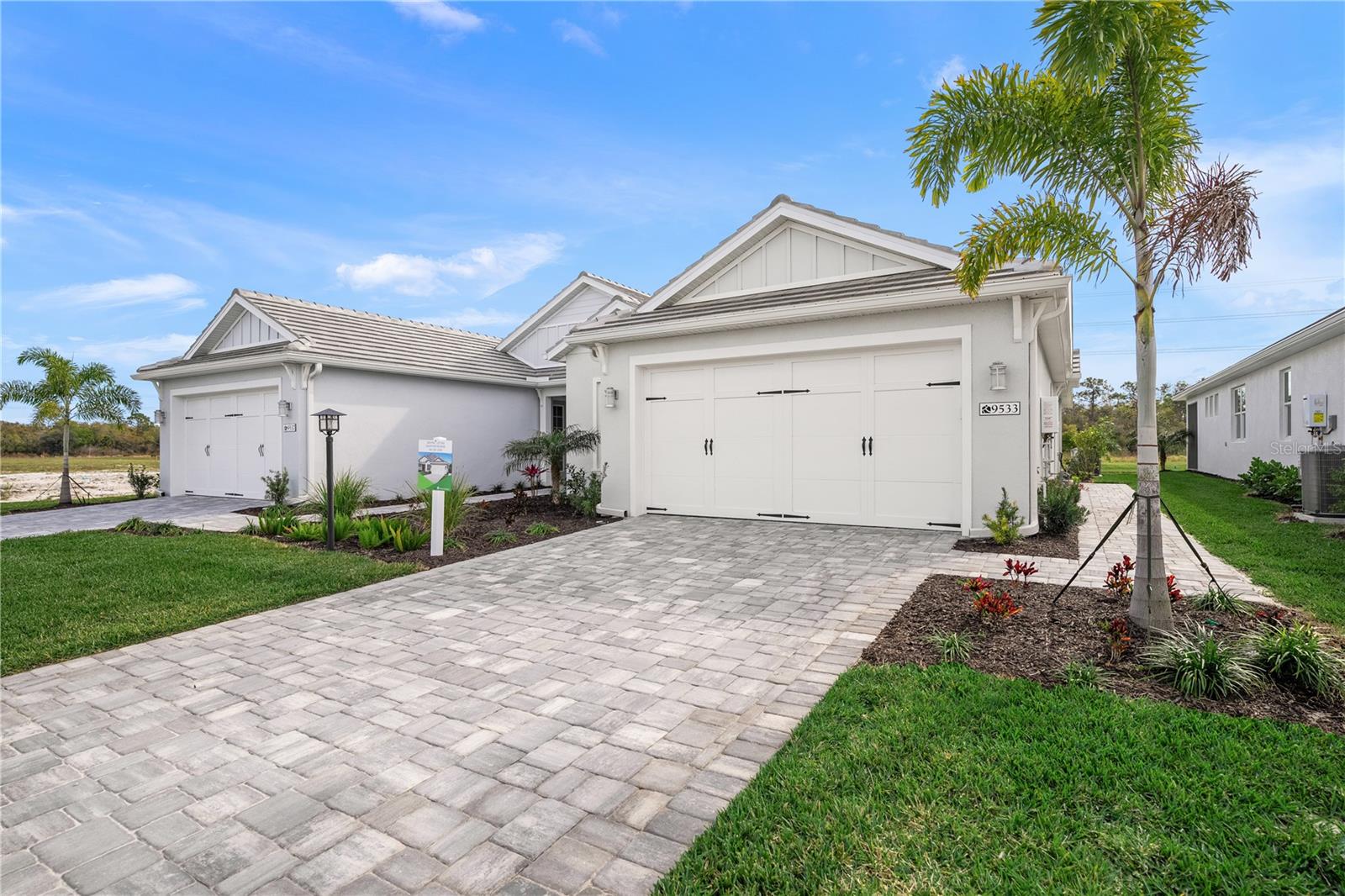 9533 Lunar Dove Dr Property Photo 1