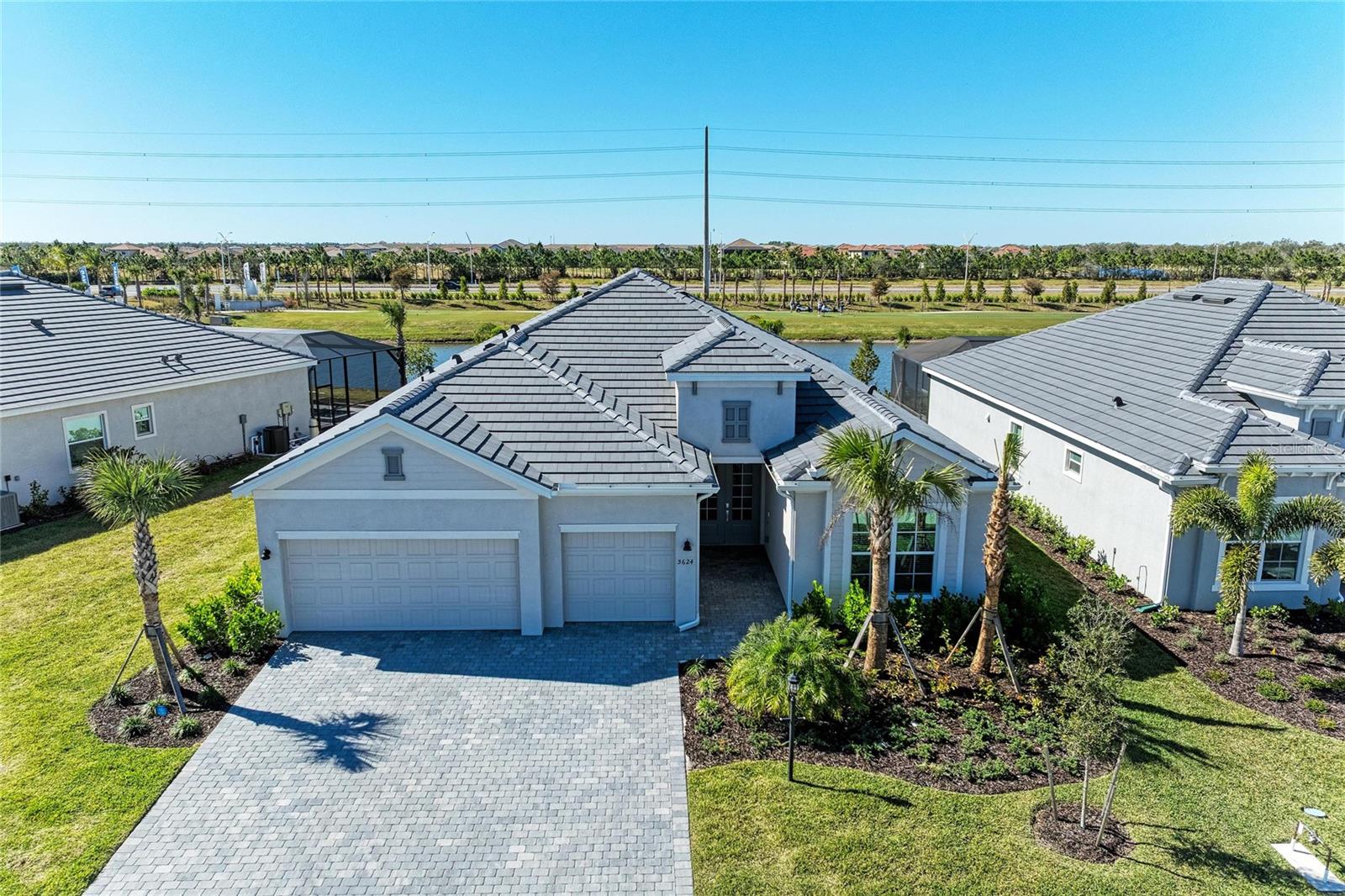 5624 LIGHTNING WHELK Property Photo 1
