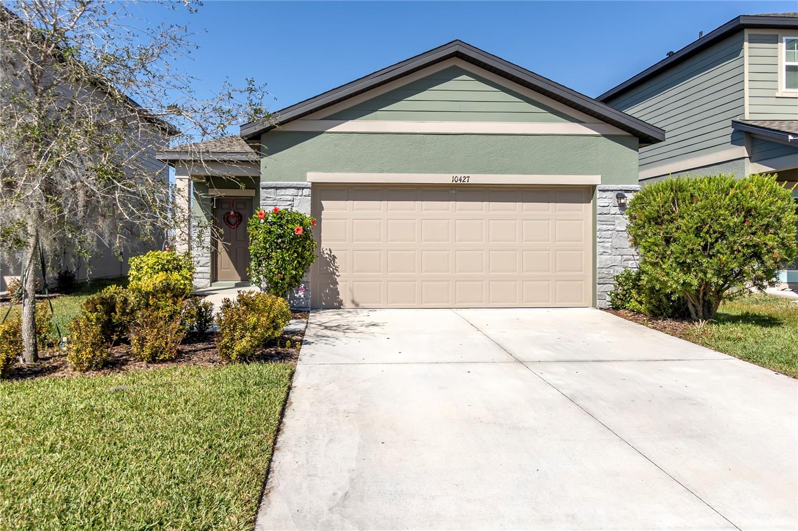 10427 LADYBUG CV Property Photo 1