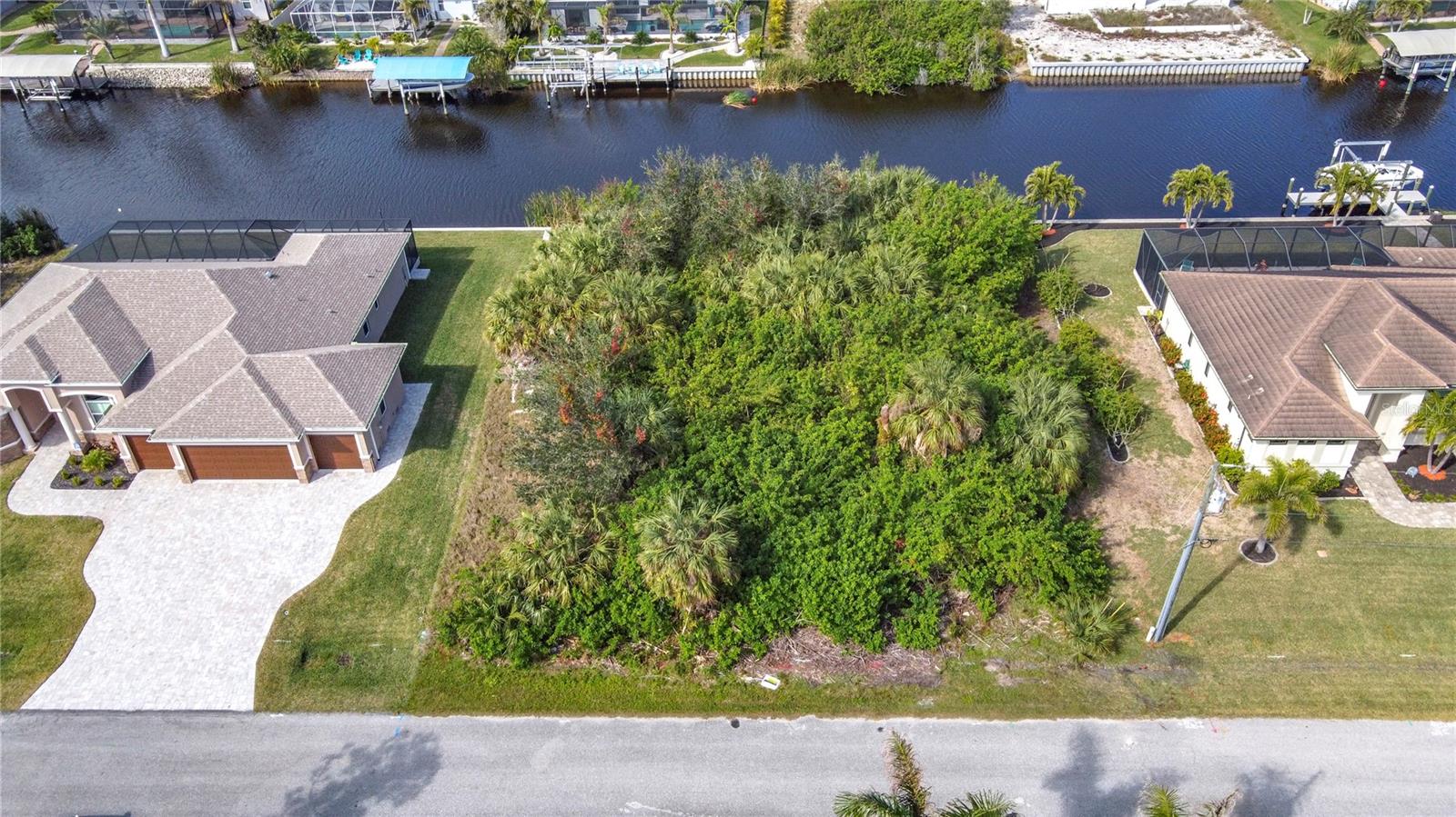 9177 Santa Lucia Dr Property Photo 22