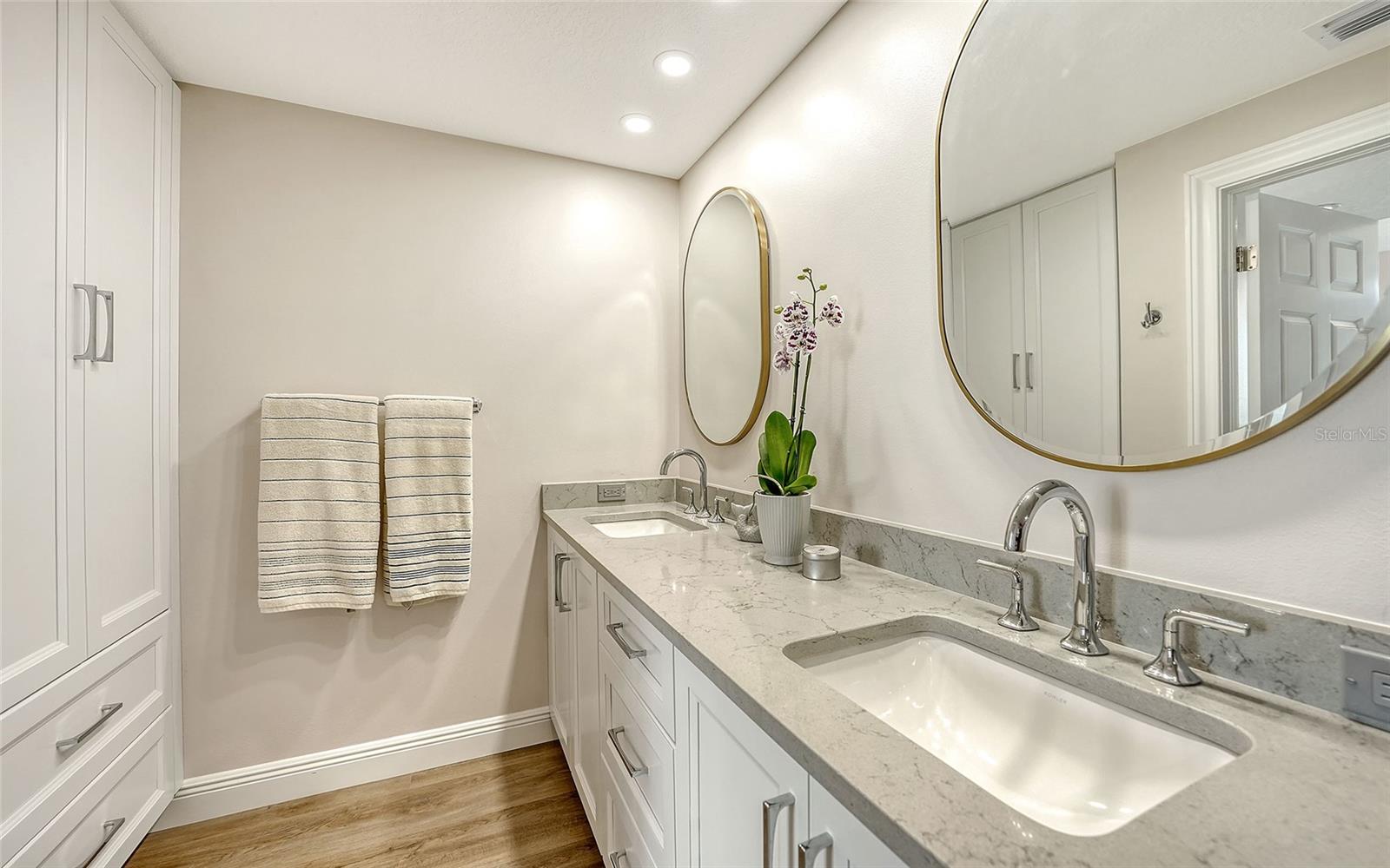 800 N Tamiami Trl #312 Property Photo 21