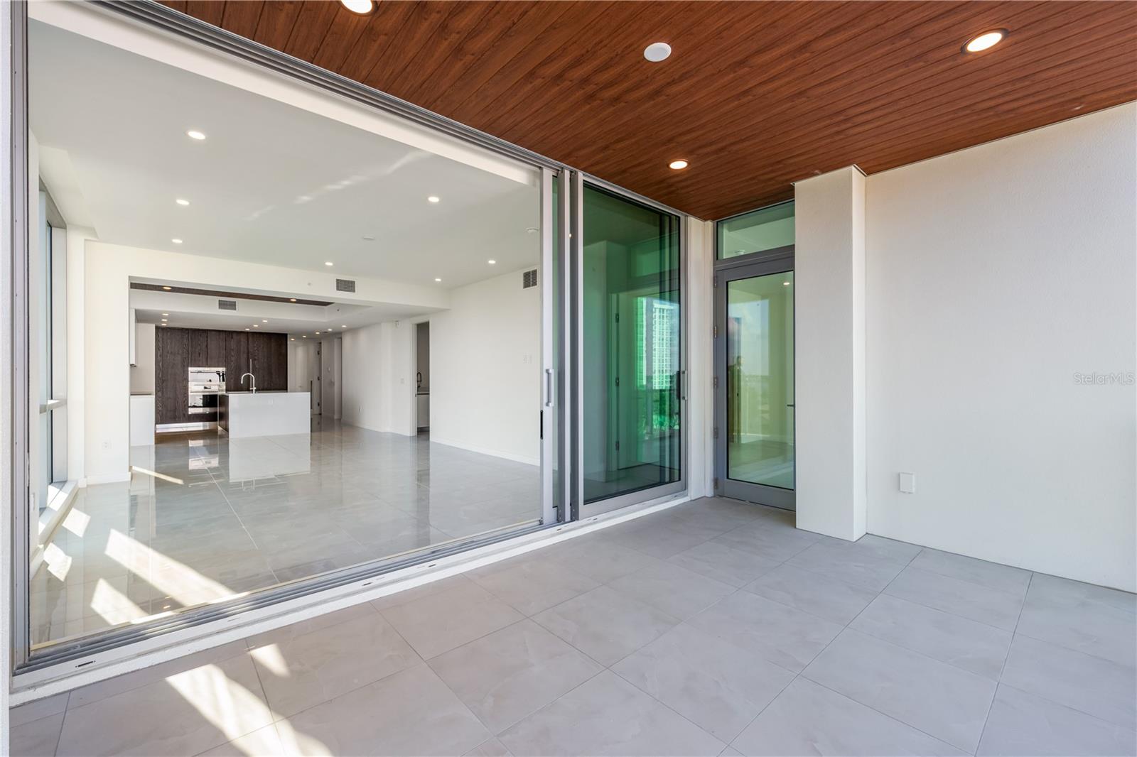 111 Golden Gate #403 Property Photo 12