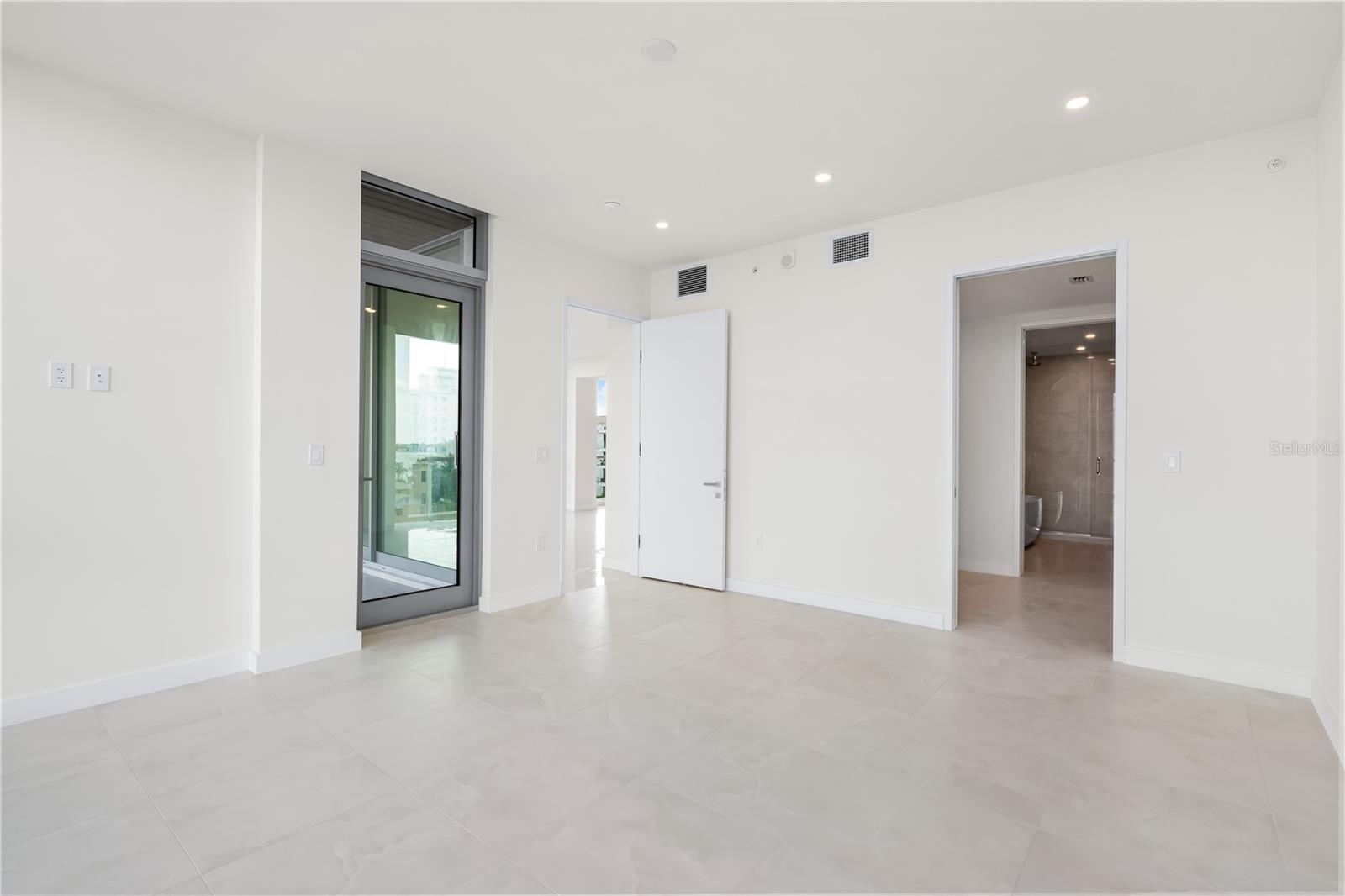 111 Golden Gate #403 Property Photo 16