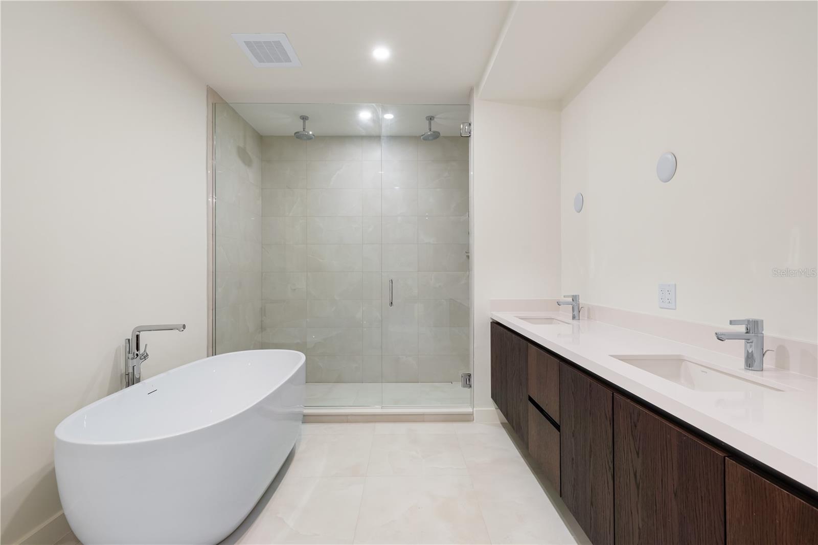 111 Golden Gate #403 Property Photo 18